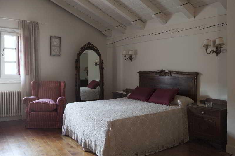 Hotel IRARAGORRI-ETXEA Galdakao Buitenkant foto