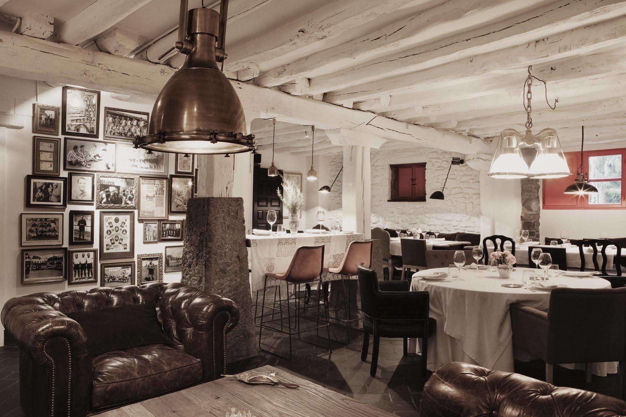 Hotel IRARAGORRI-ETXEA Galdakao Buitenkant foto