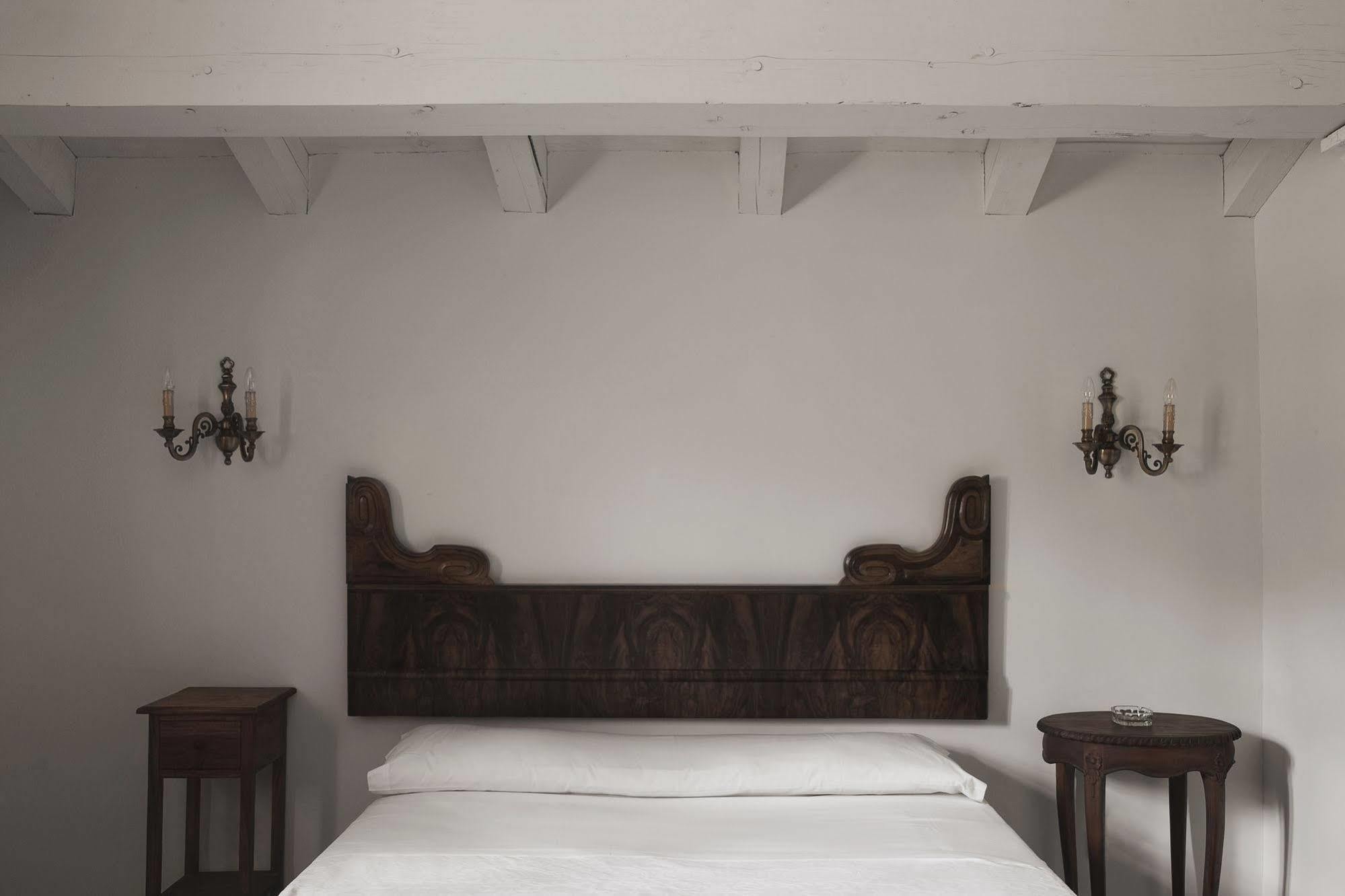 Hotel IRARAGORRI-ETXEA Galdakao Buitenkant foto